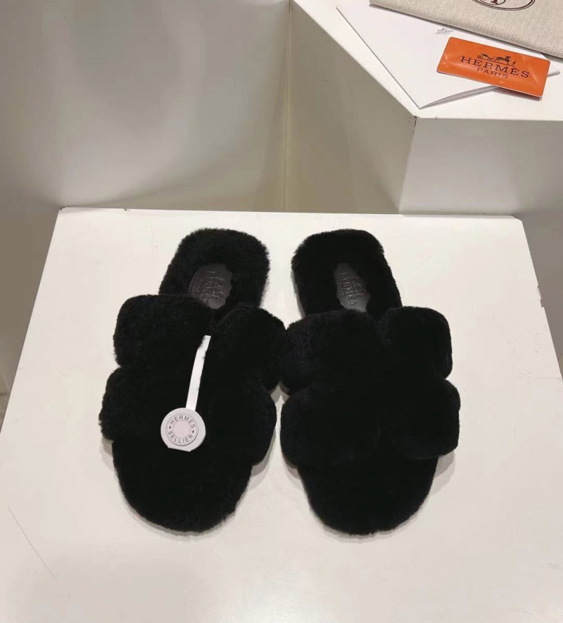 H**mes slippers